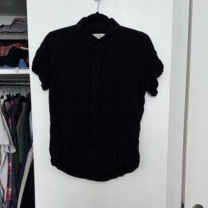 🔺CLOSET SALE: EVERYTHING MUST GO🔺 Classic Black Men's Button Up T-Shirt